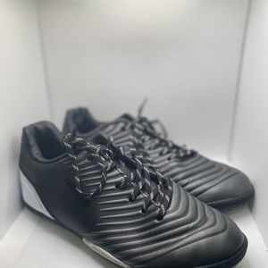 Unisex Brava Soccer Cleats